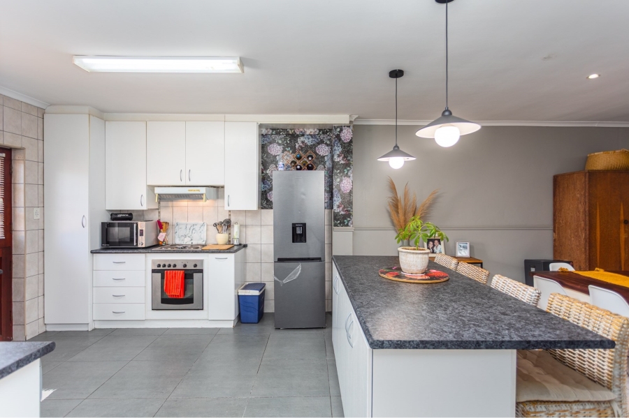 3 Bedroom Property for Sale in Amandelsig Western Cape